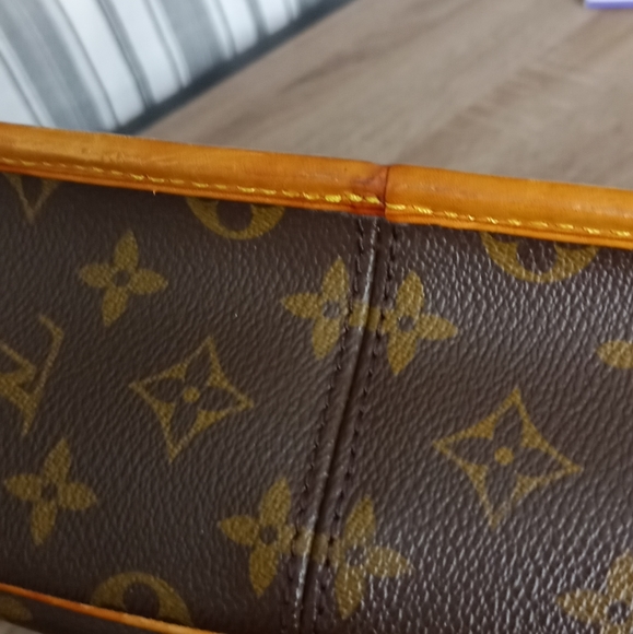 Authentic Vintage  Lv Sologne - Picture 4 of 16